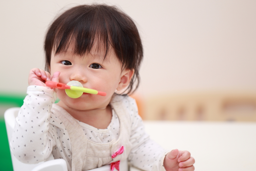 歯固めで赤ちゃんの噛む力をトレーニング 安全性の高い人気アイテム5選 トモママ トモママ