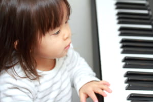 子供が音楽を習う前におすすめ 本格的な楽器のおもちゃの人気7選 トモママ トモママ