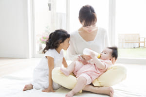 弟や妹が生まれたり 環境が変わることで起こる 赤ちゃん返り みんなはどうしてる トモママ トモママ